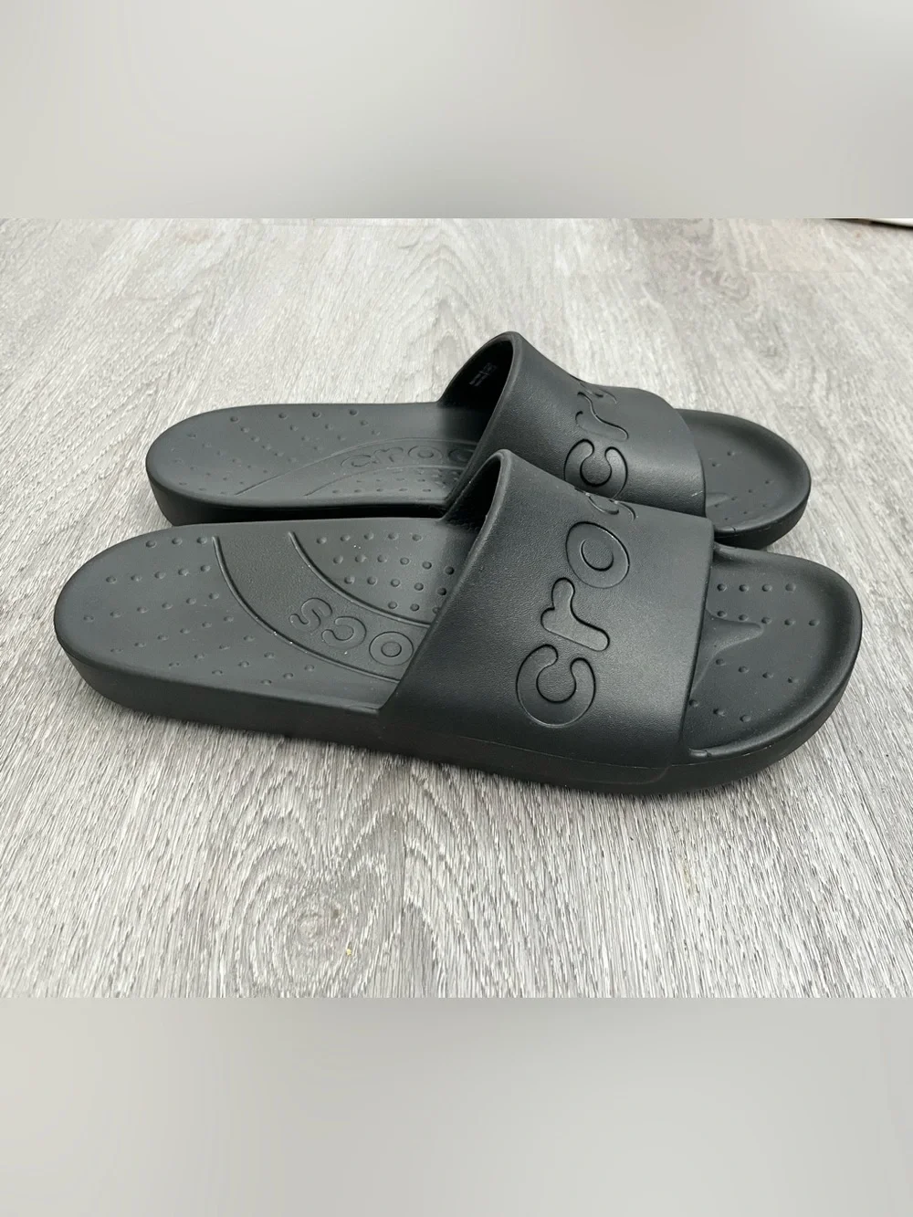 NWOT! Crocs Classic Slides Black Sandals Men’s 8 Women’s 10